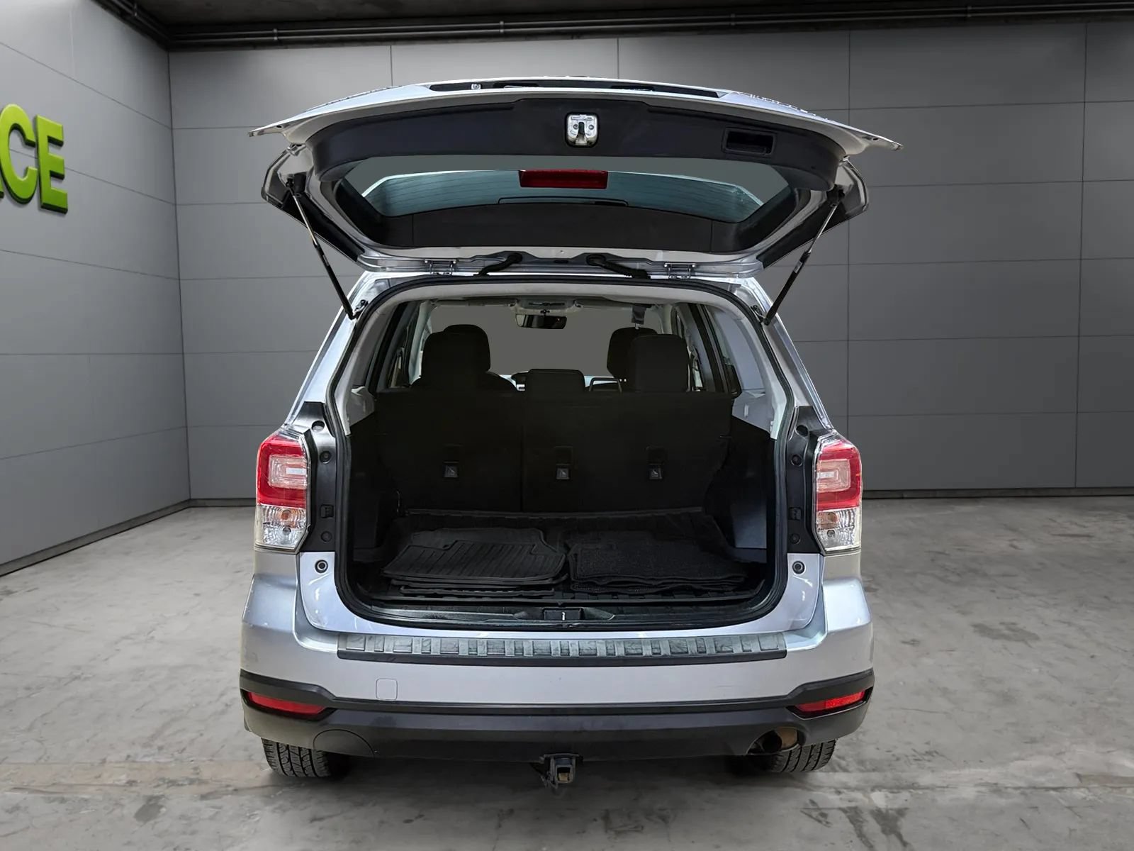 Used 2018 Subaru Forester 2.5i Premium w/ All-Weather Package AWD/4WD image 9