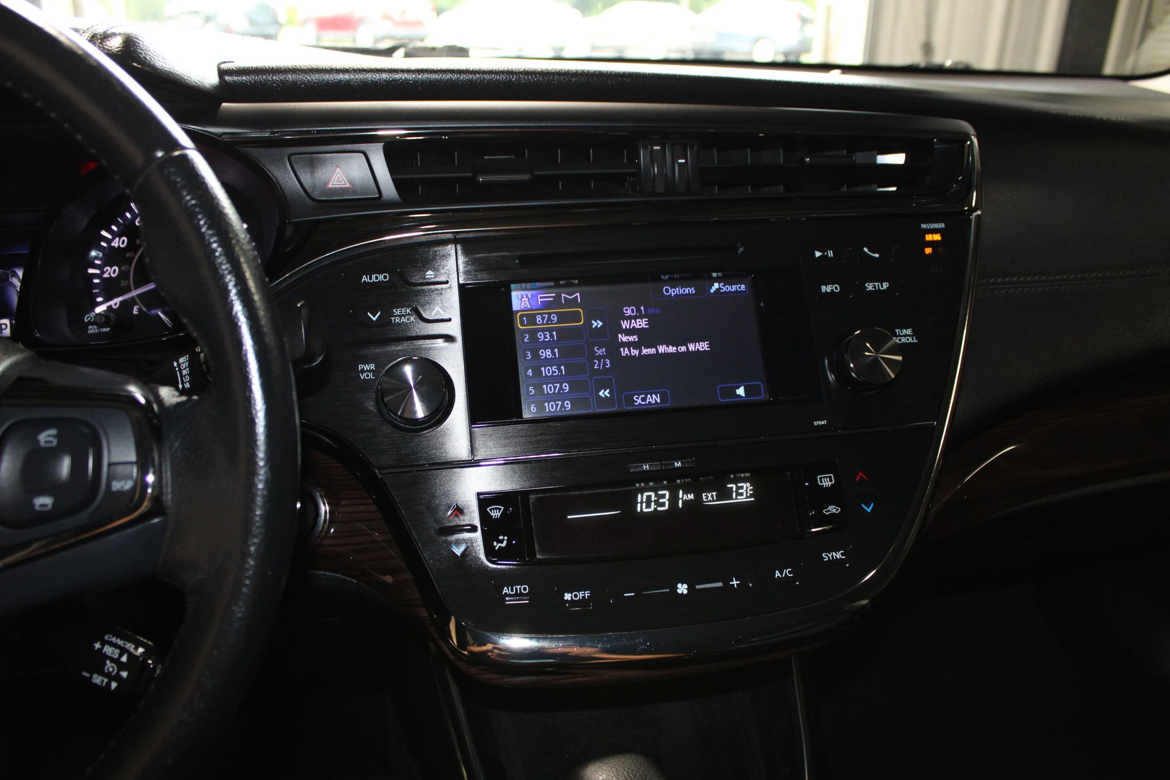 Used 2013 Toyota Avalon XLE FWD image 16