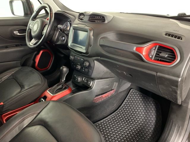 Used 2018 Jeep Renegade Trailhawk image 22