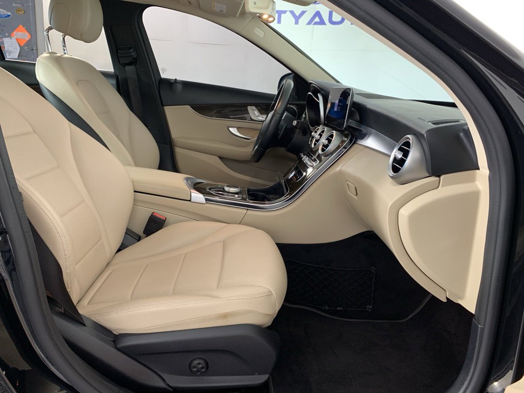 Used 2020 Mercedes-Benz C 300 Sedan image 45