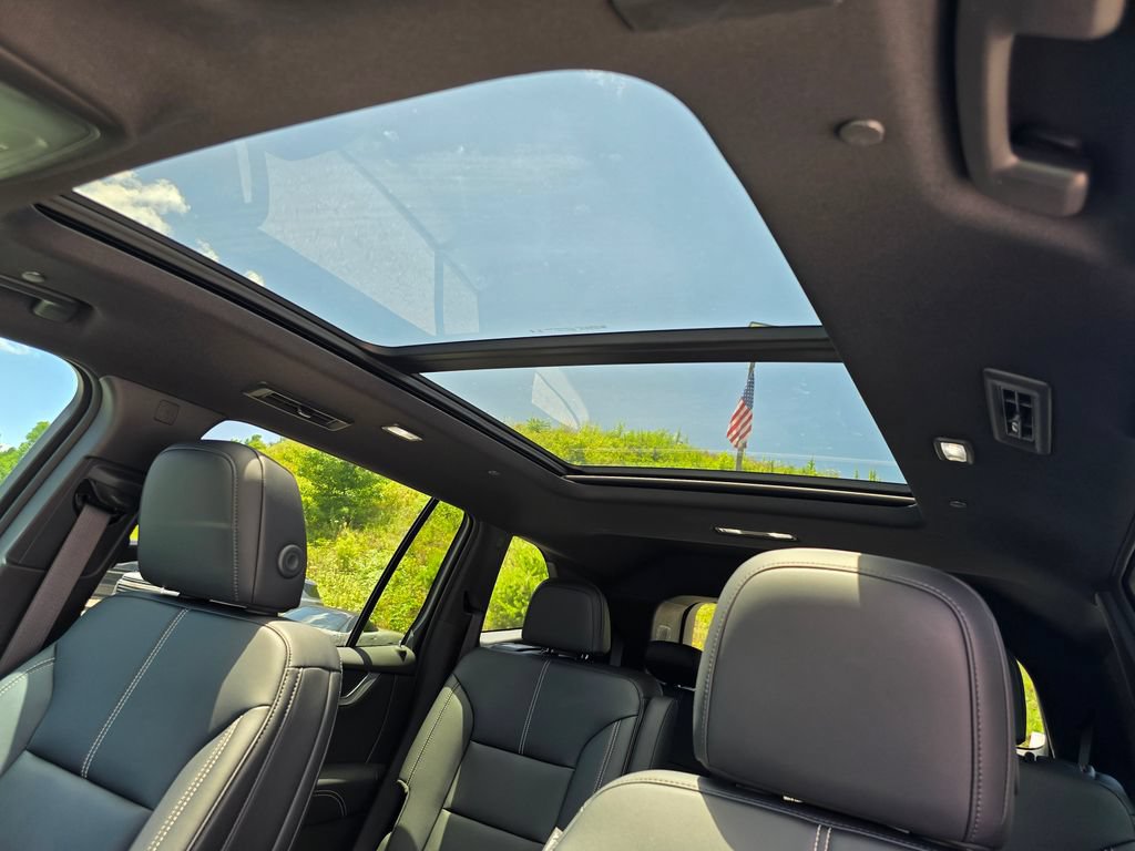 New 2026 GMC Acadia Elevation w/ Black Edition FWD image 15