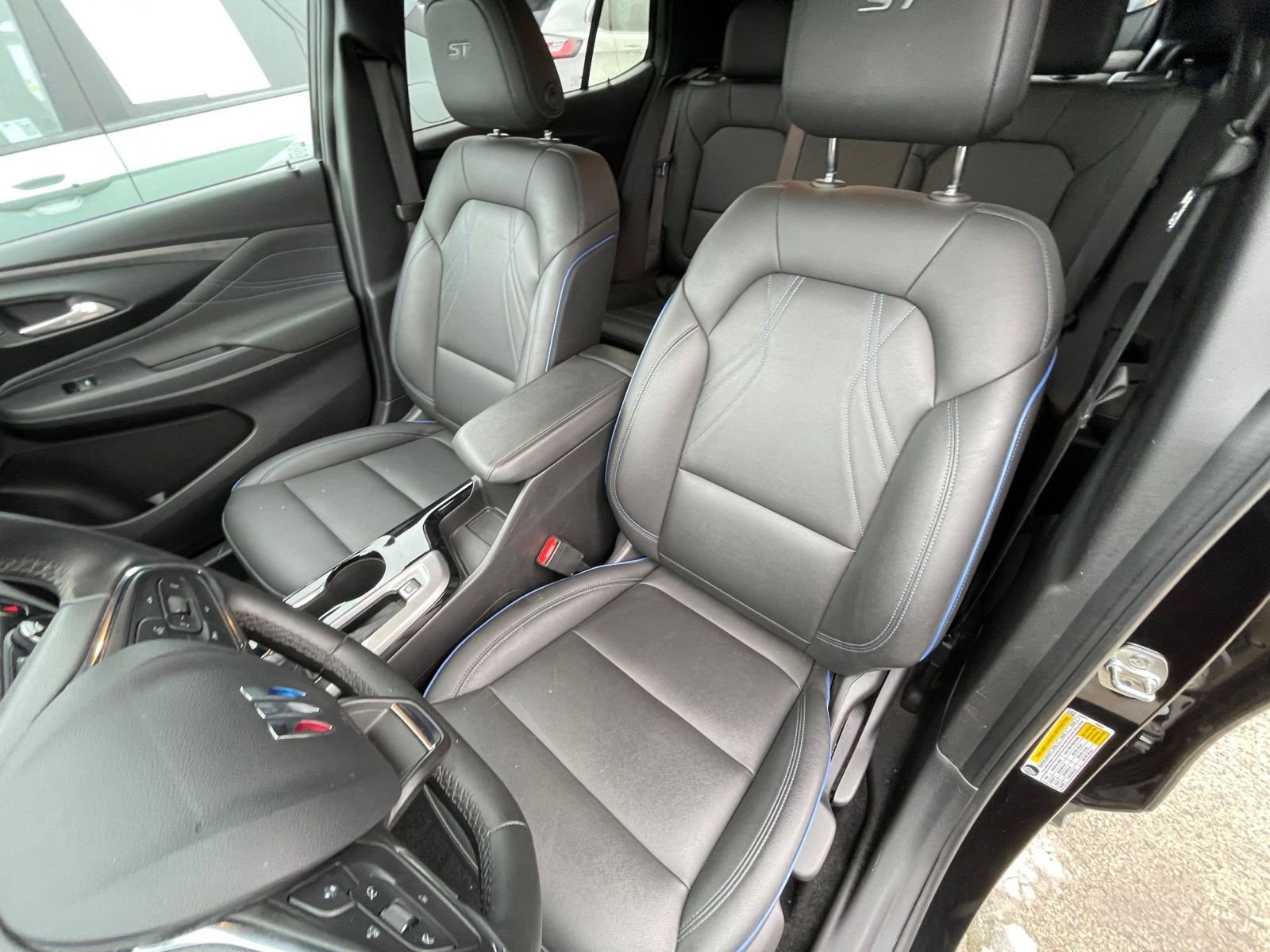 Used 2025 Buick Envista Sport Touring image 35