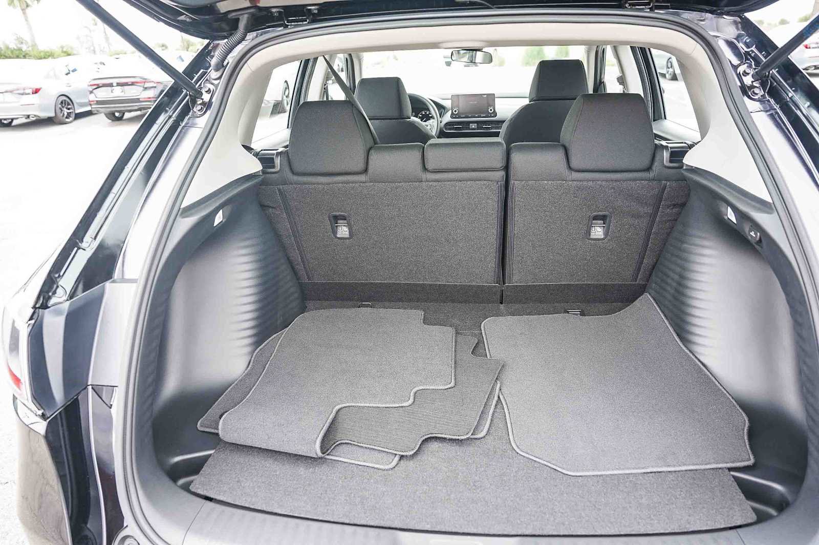 Certified 2025 Honda HR-V LX image 26