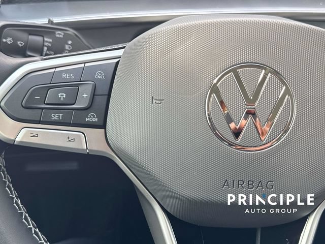 Used 2025 Volkswagen Tiguan SE FWD image 25