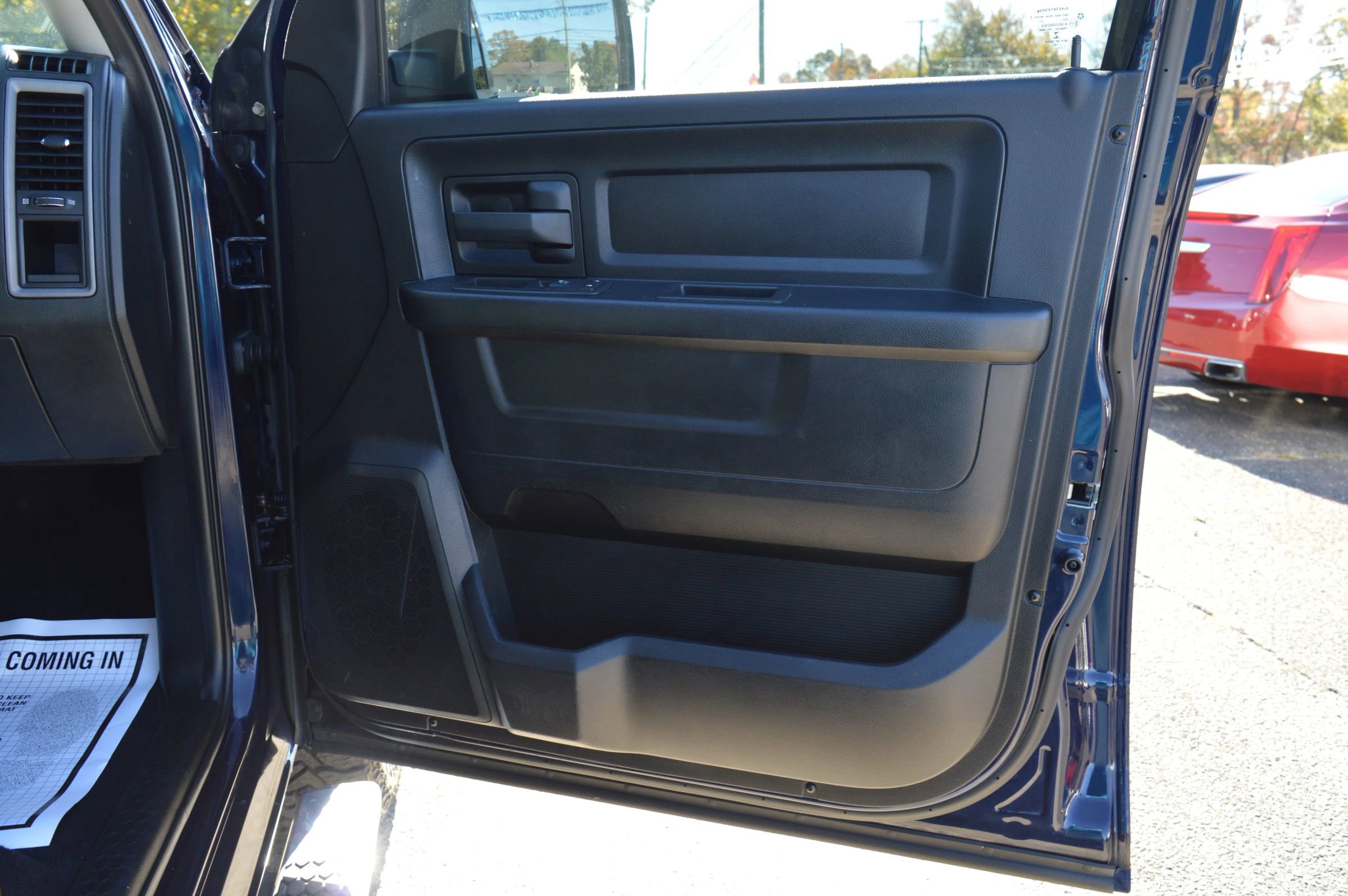 Used 2014 RAM 1500 Express image 29