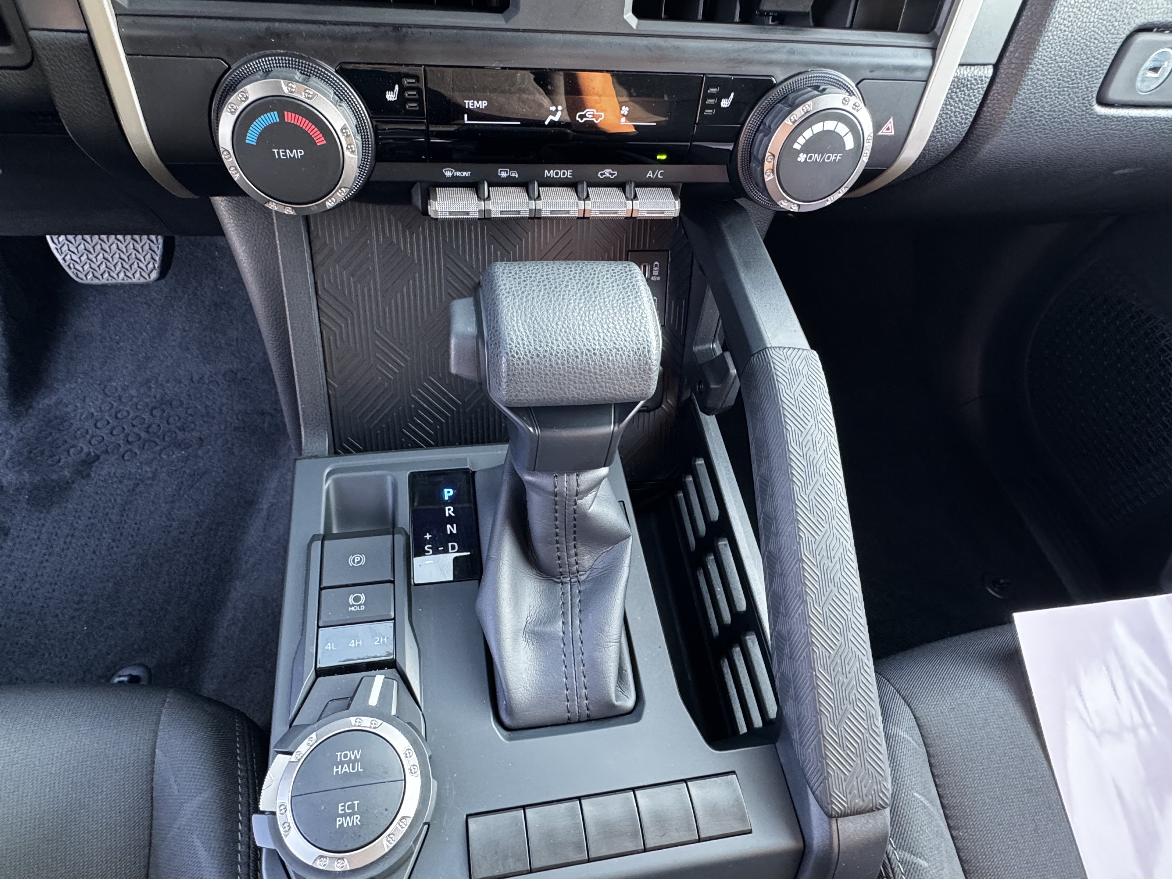 Certified 2025 Toyota Tacoma SR5 AWD/4WD image 9
