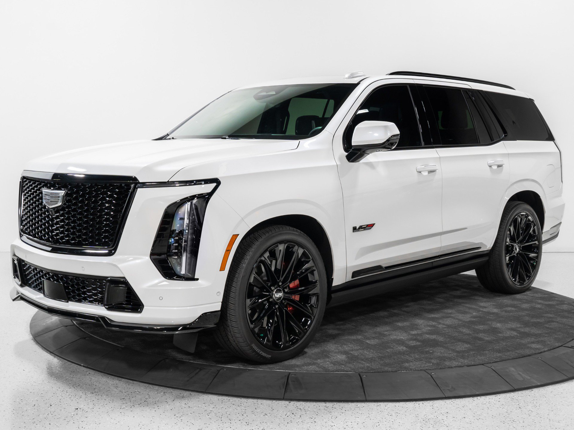 Used 2025 Cadillac Escalade V w/ LPO, ONYX Package AWD/4WD image 3