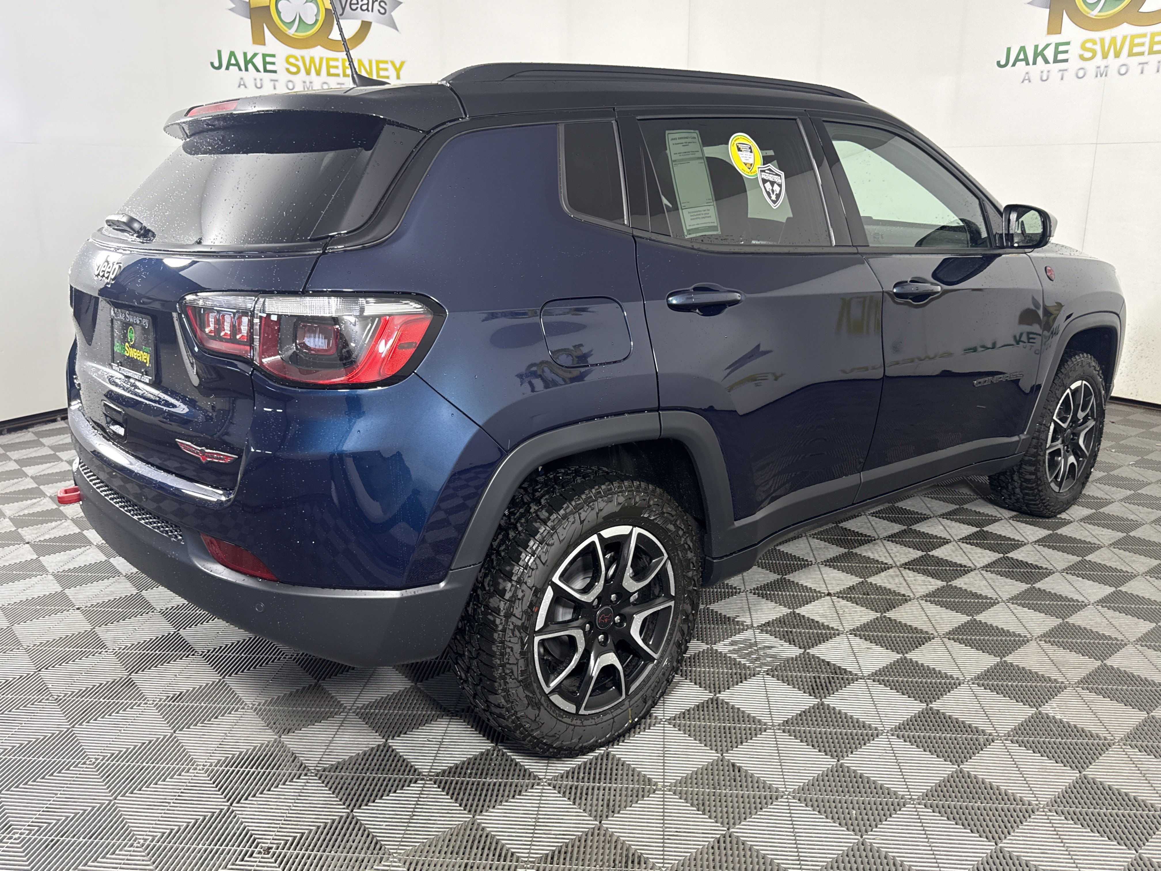 New 2026 Jeep Compass Trailhawk w/ Sun, Sound & Navigation Group AWD/4WD image 10