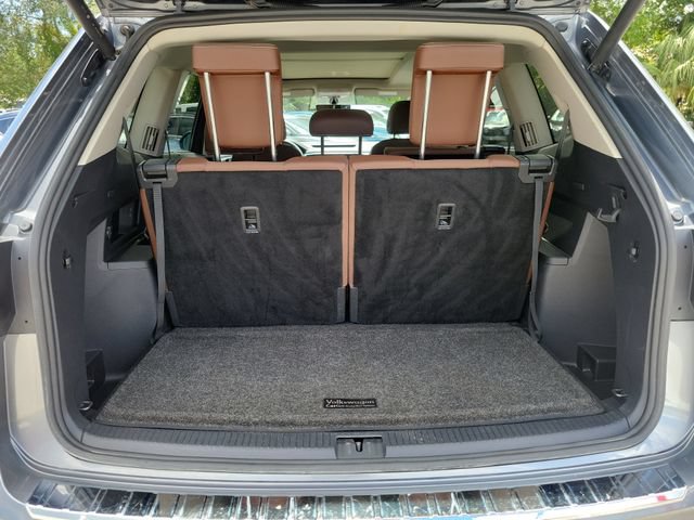 Used 2023 Volkswagen Atlas SE w/ Panoramic Sunroof Package FWD image 9