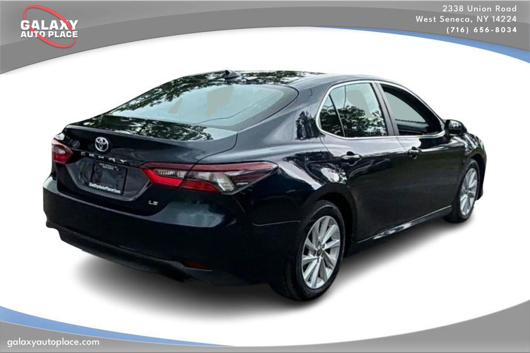 Used 2021 Toyota Camry LE FWD image 5