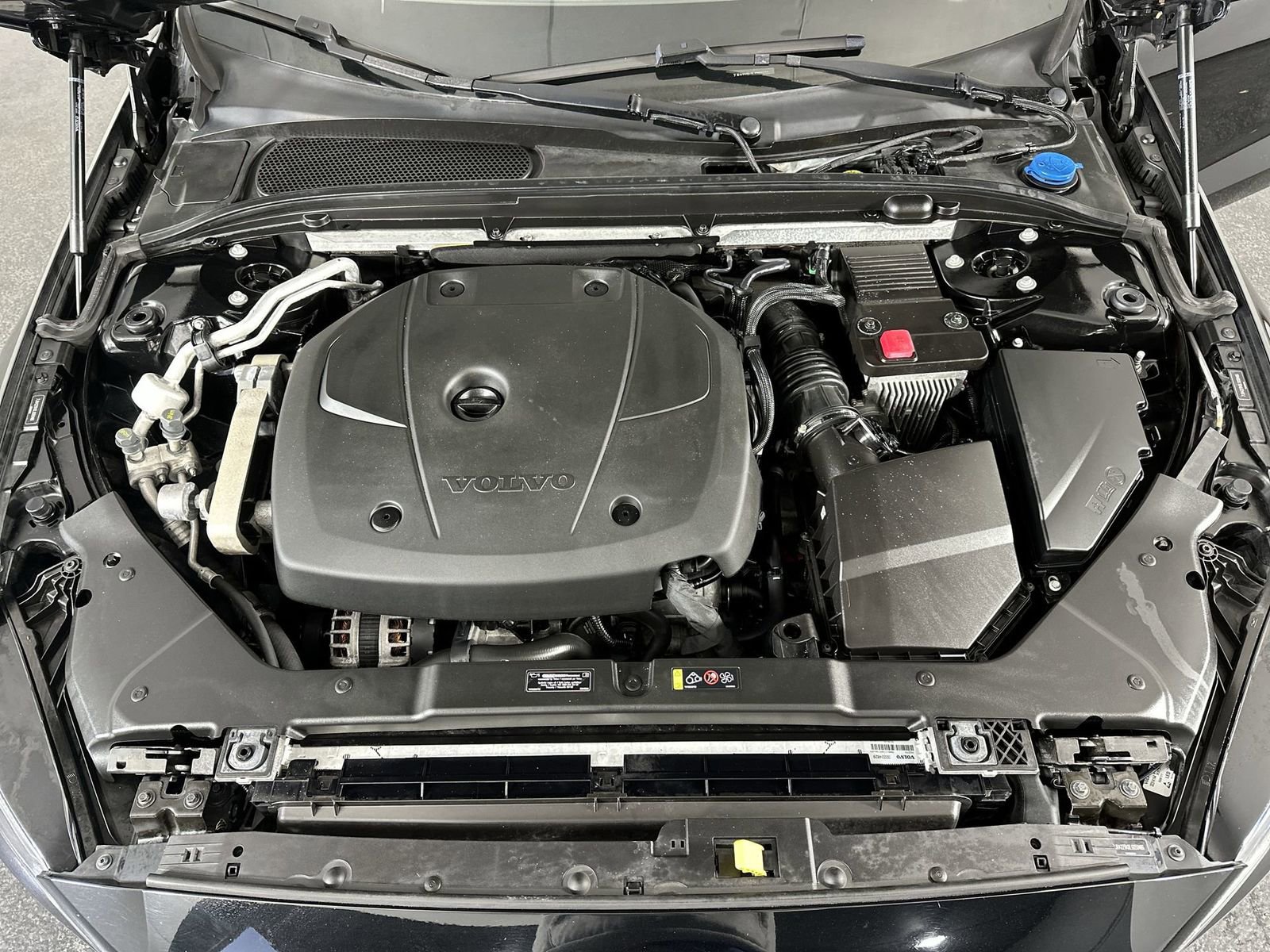 Used 2020 Volvo S60 T6 Momentum w/ Protection Package Premier image 33