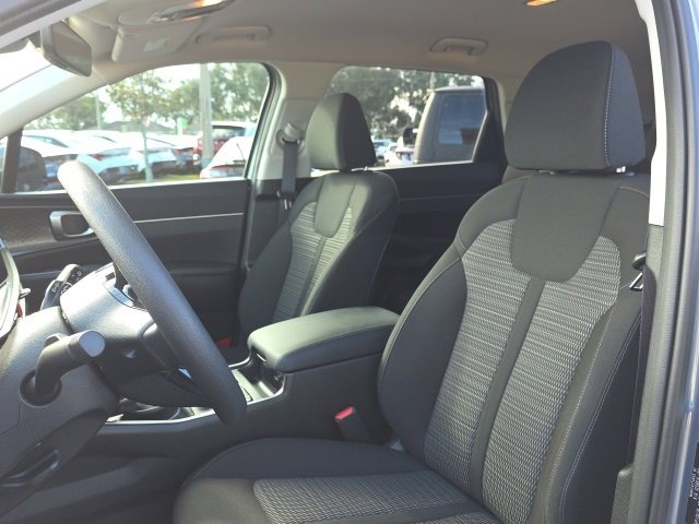 Used 2025 Kia Sorento LX image 5