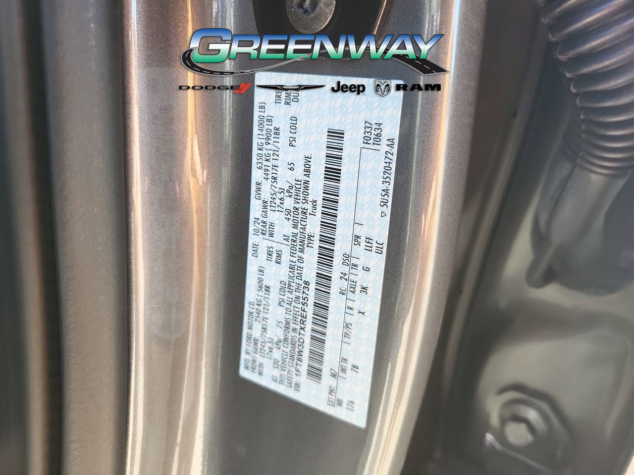 Used 2024 Ford F350 Platinum w/ FX4 Off-Road Package image 32