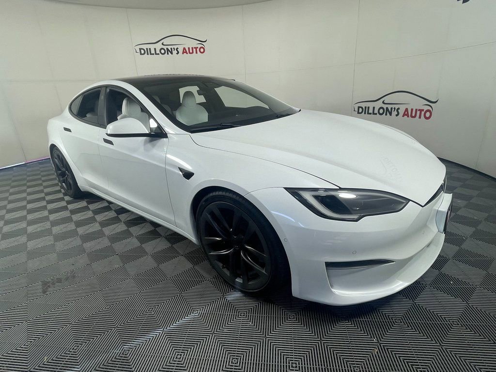 Used 2023 Tesla Model S Standard Range image 2