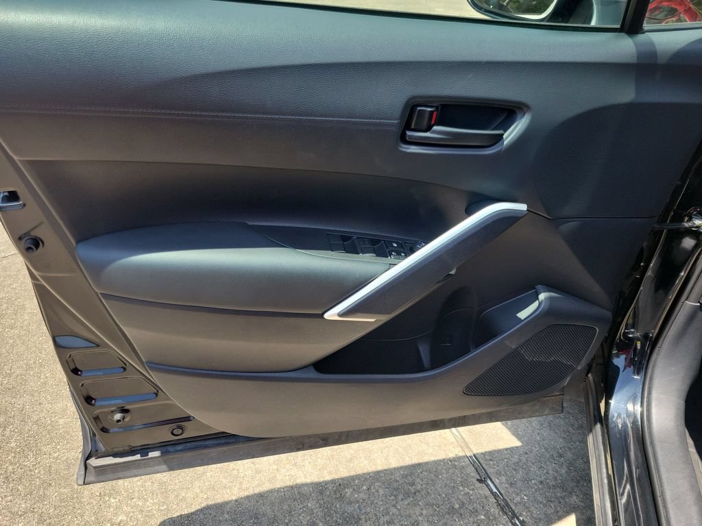 Certified 2025 Toyota Corolla Cross LE FWD image 12