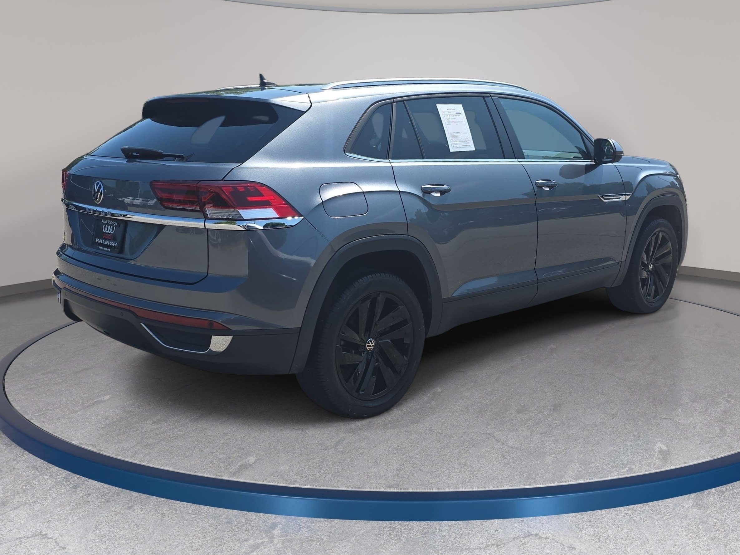 Used 2023 Volkswagen Atlas Cross Sport SE w/ Panoramic Sunroof Package FWD image 5
