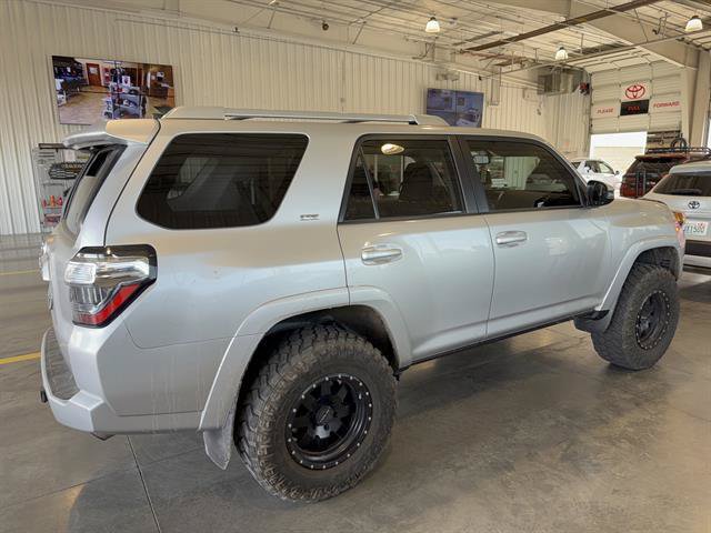 Used 2018 Toyota 4Runner SR5 Premium AWD/4WD image 40