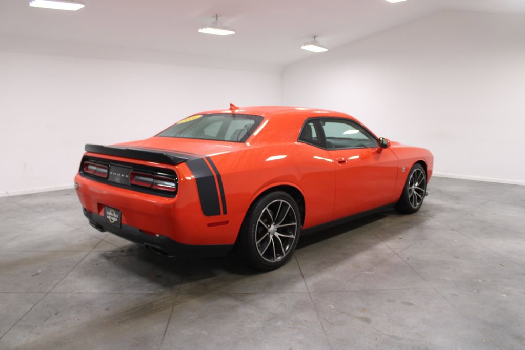 Used 2016 Dodge Challenger R/T Scat Pack w/ Leather Interior Group image 9