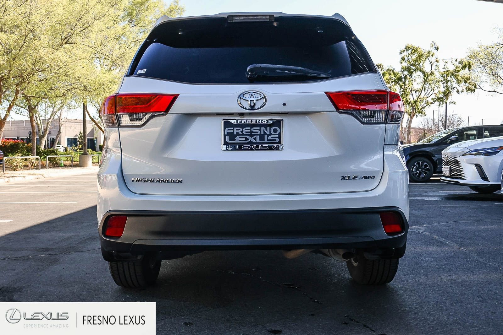 Used 2019 Toyota Highlander XLE w/ Carpet Mat Package (TMS) image 5