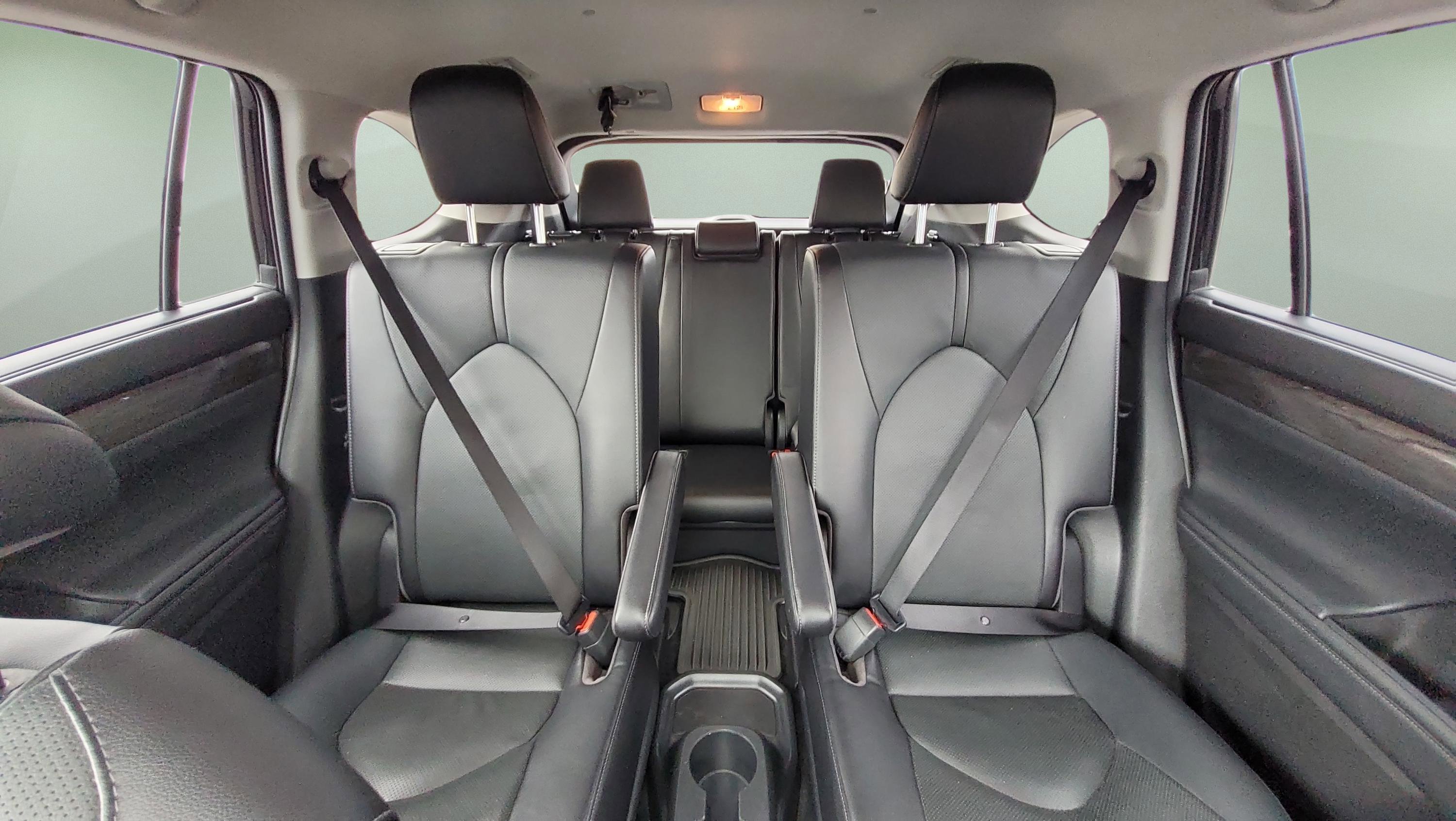 Used 2023 Toyota Highlander Limited image 19