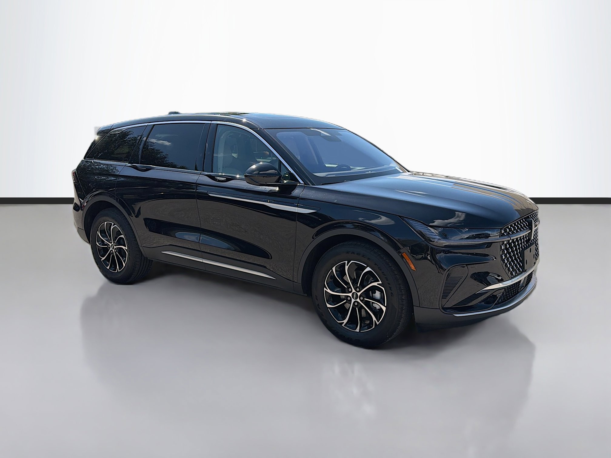 Used 2025 Lincoln Nautilus Premier w/ Equipment Group 102A image 1