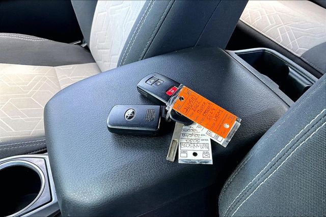 Used 2022 Toyota Tacoma TRD Sport w/ Technology Package image 36