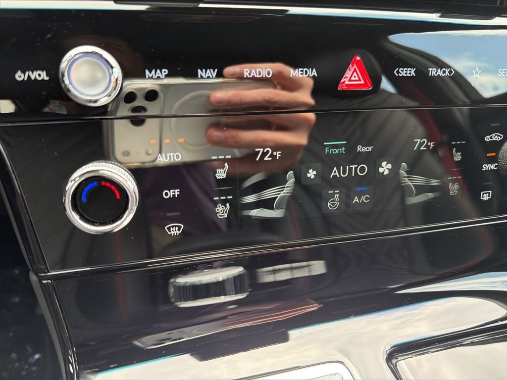 Used 2025 Genesis G80 3.5T Sport image 32