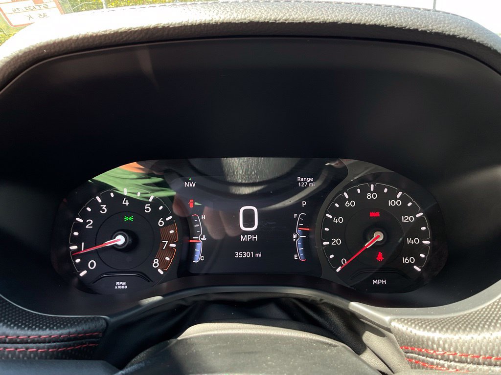 Used 2025 Jeep Compass Trailhawk AWD/4WD image 14