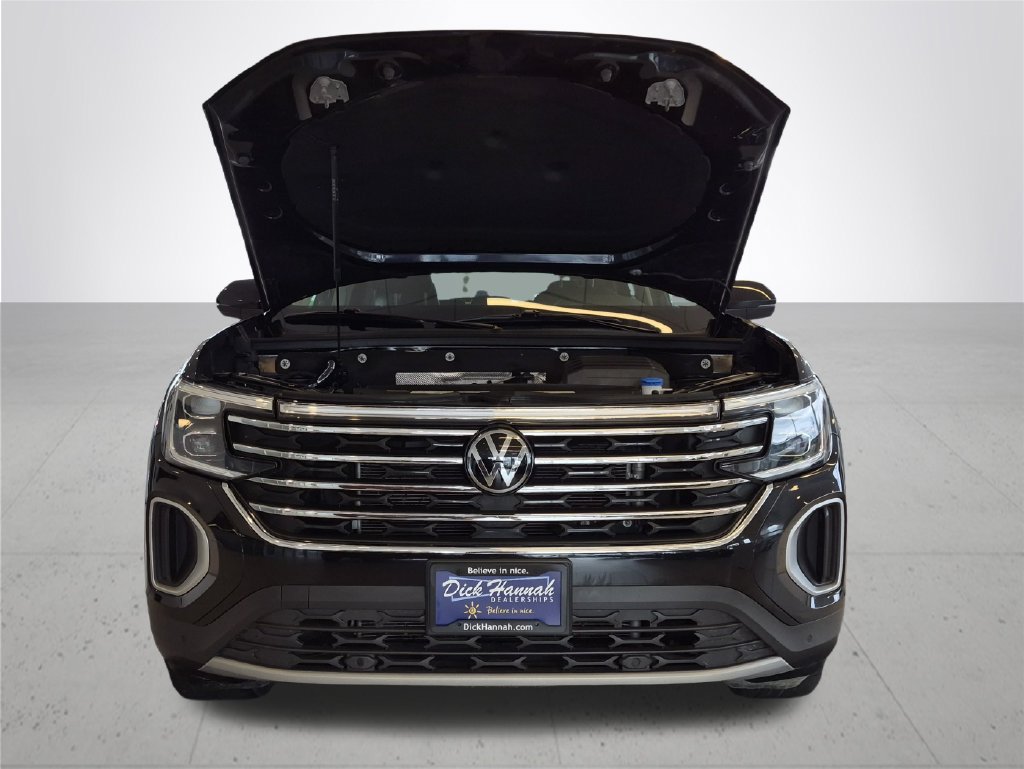 Used 2025 Volkswagen Atlas SE FWD image 4