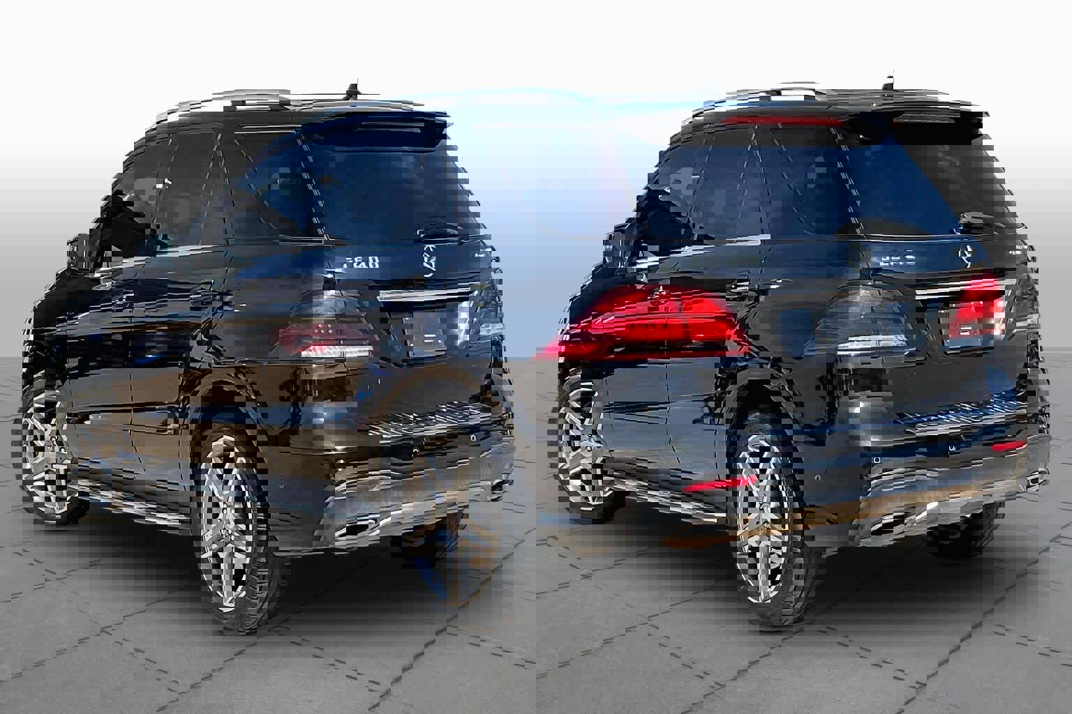 Used 2016 Mercedes-Benz GLE 400 4MATIC image 13