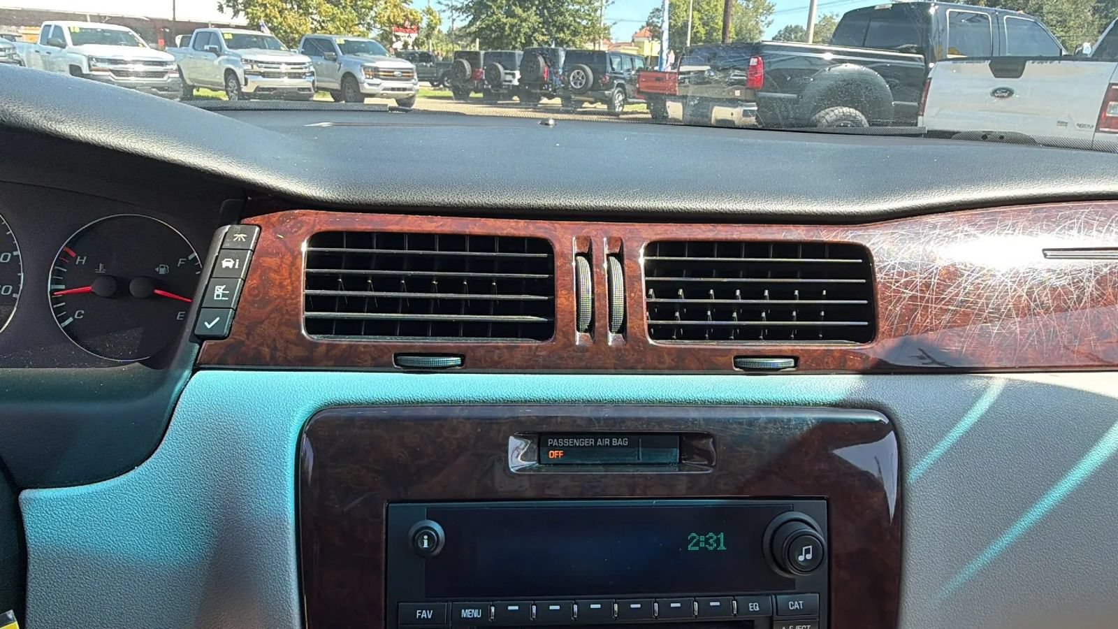 Used 2011 Chevrolet Impala LT FWD image 21