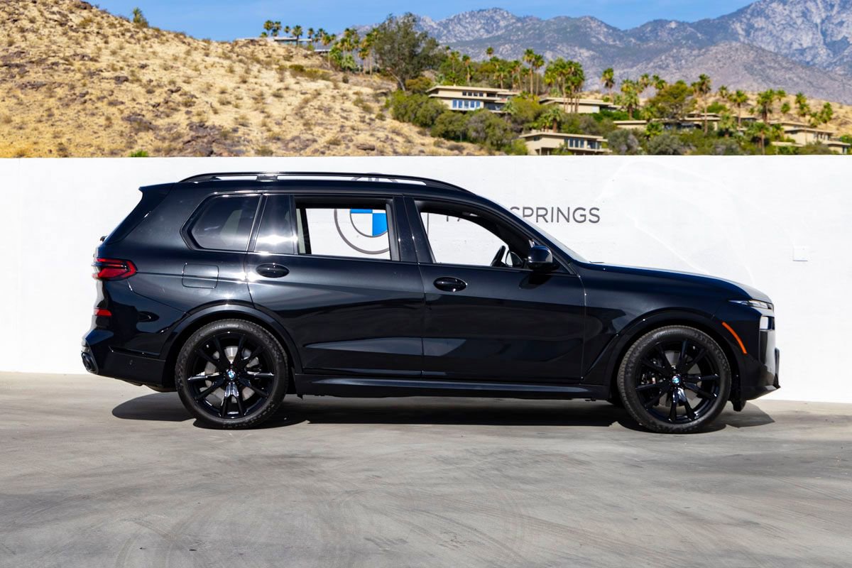 Used 2025 BMW X7 M60i AWD/4WD image 6