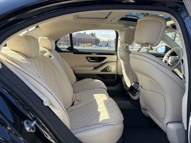 Used 2022 Mercedes-Benz S 500 4MATIC image 24