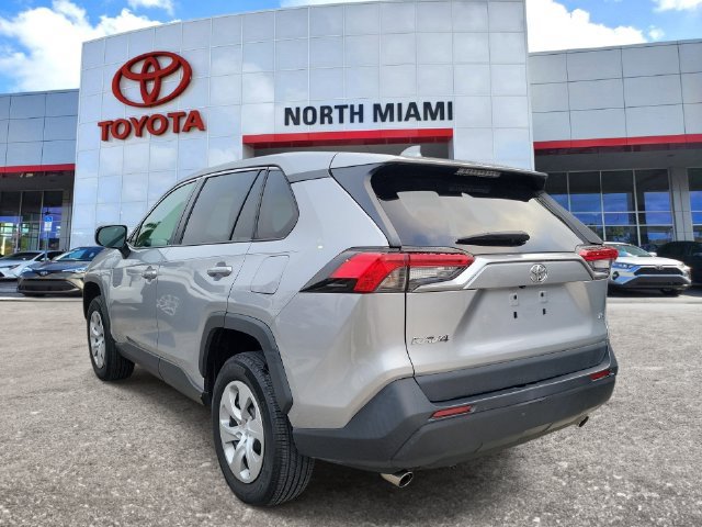Used 2024 Toyota RAV4 LE FWD image 3