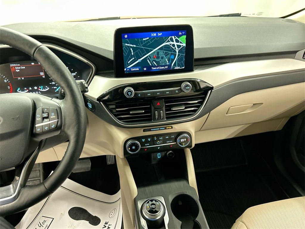 Used 2020 Ford Escape SEL image 19