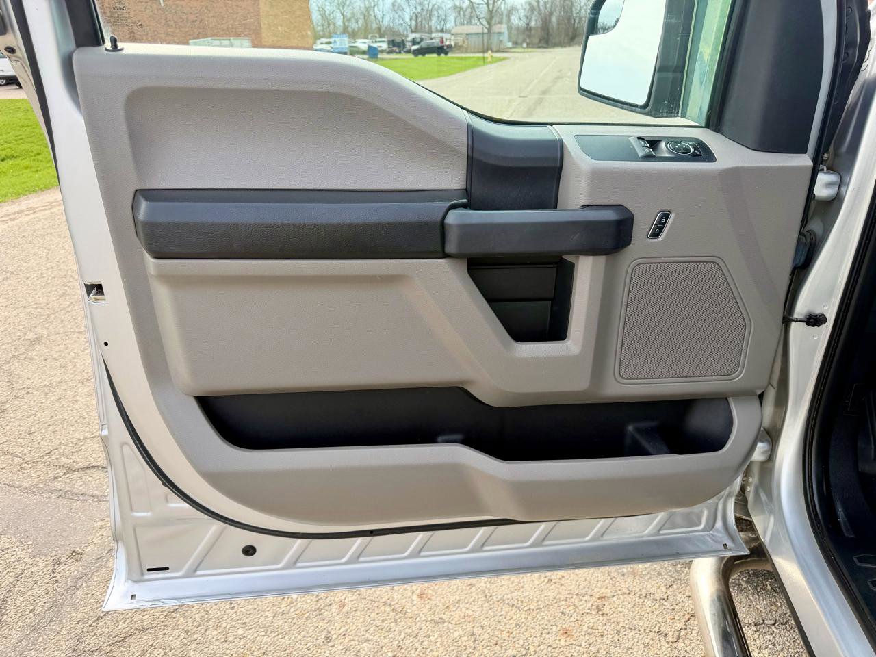 Used 2016 Ford F150 XL w/ Equipment Group 101A Mid image 16