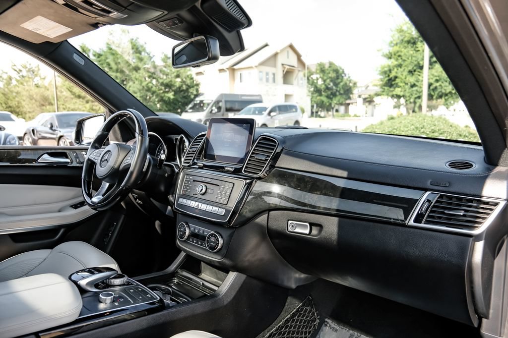 Used 2018 Mercedes-Benz GLS 550 4MATIC image 10