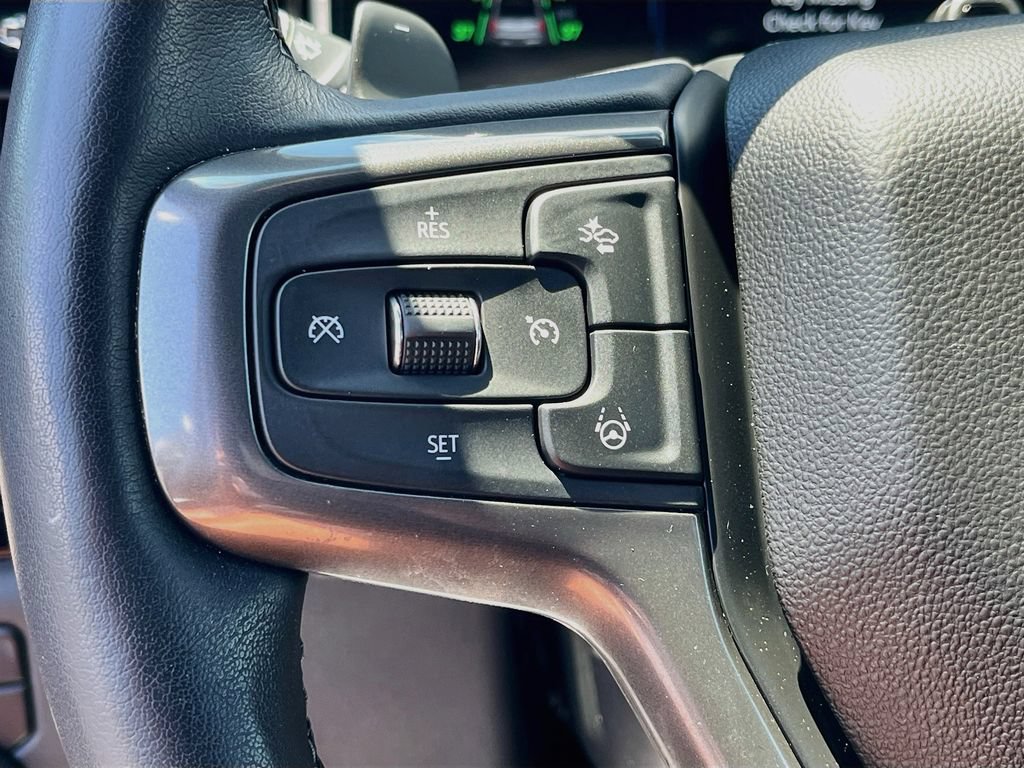 Used 2025 Chevrolet Silverado 1500 High Country AWD/4WD image 19