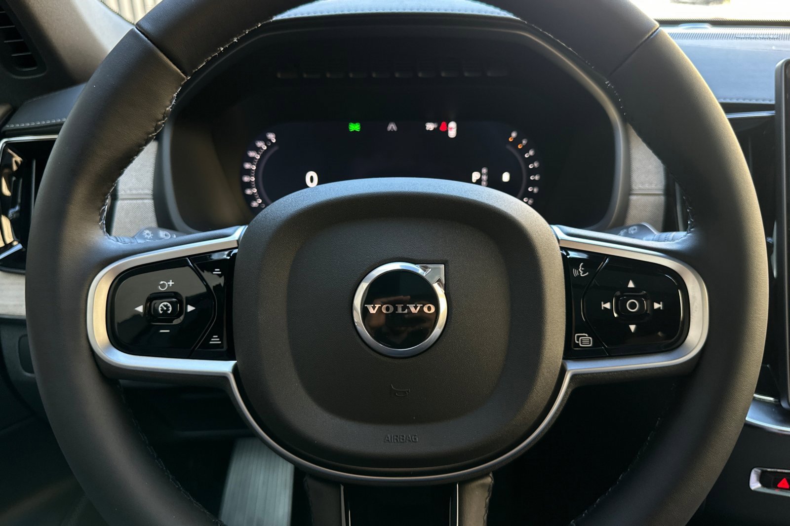 New 2026 Volvo XC90 B6 Plus w/ Protection Package Premier image 28