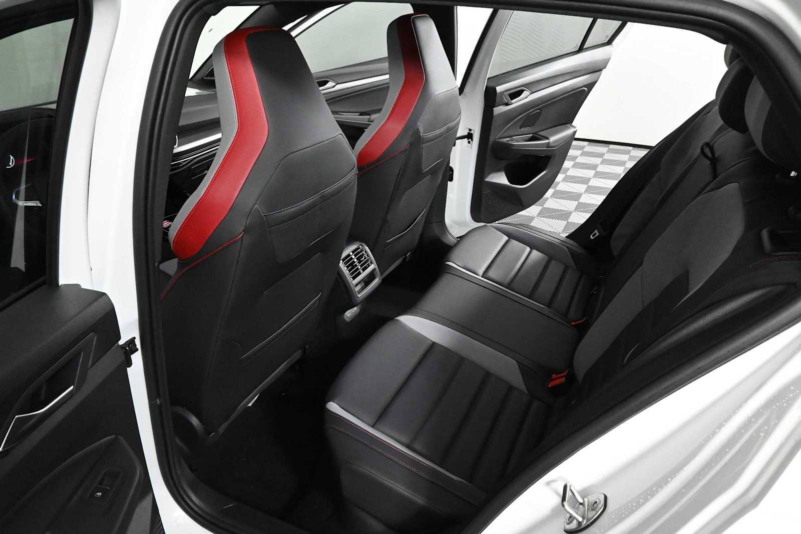 New 2026 Volkswagen GTI SE FWD image 15
