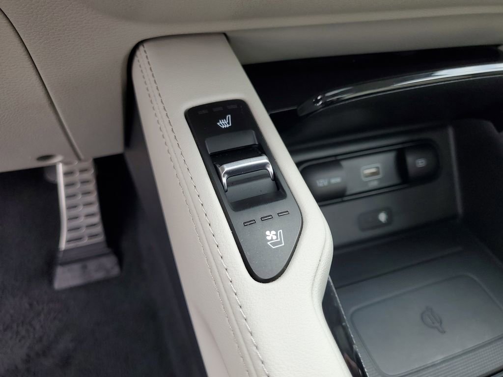 Used 2022 Kia Telluride SX w/ SX Prestige Package image 16