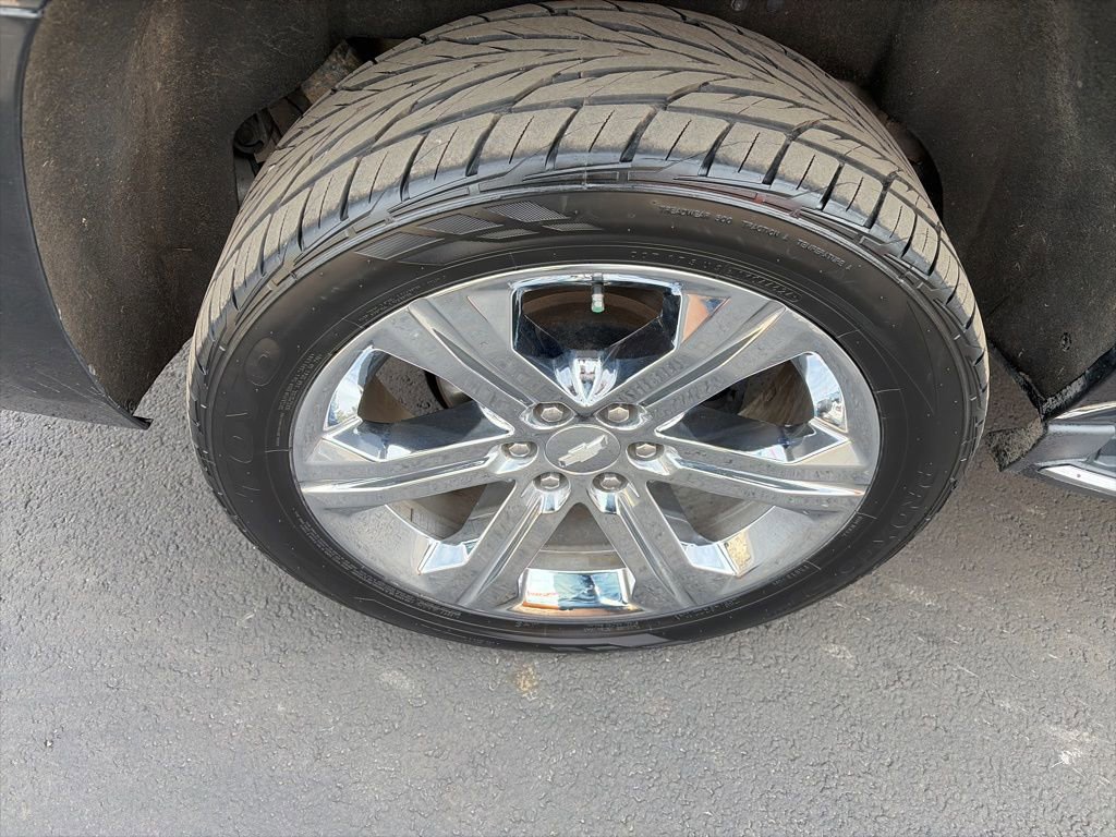 Used 2020 Chevrolet Suburban Premier image 15