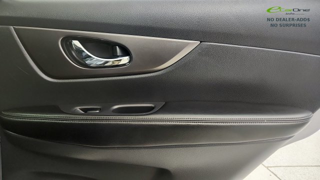 Used 2015 Nissan Rogue S FWD image 41