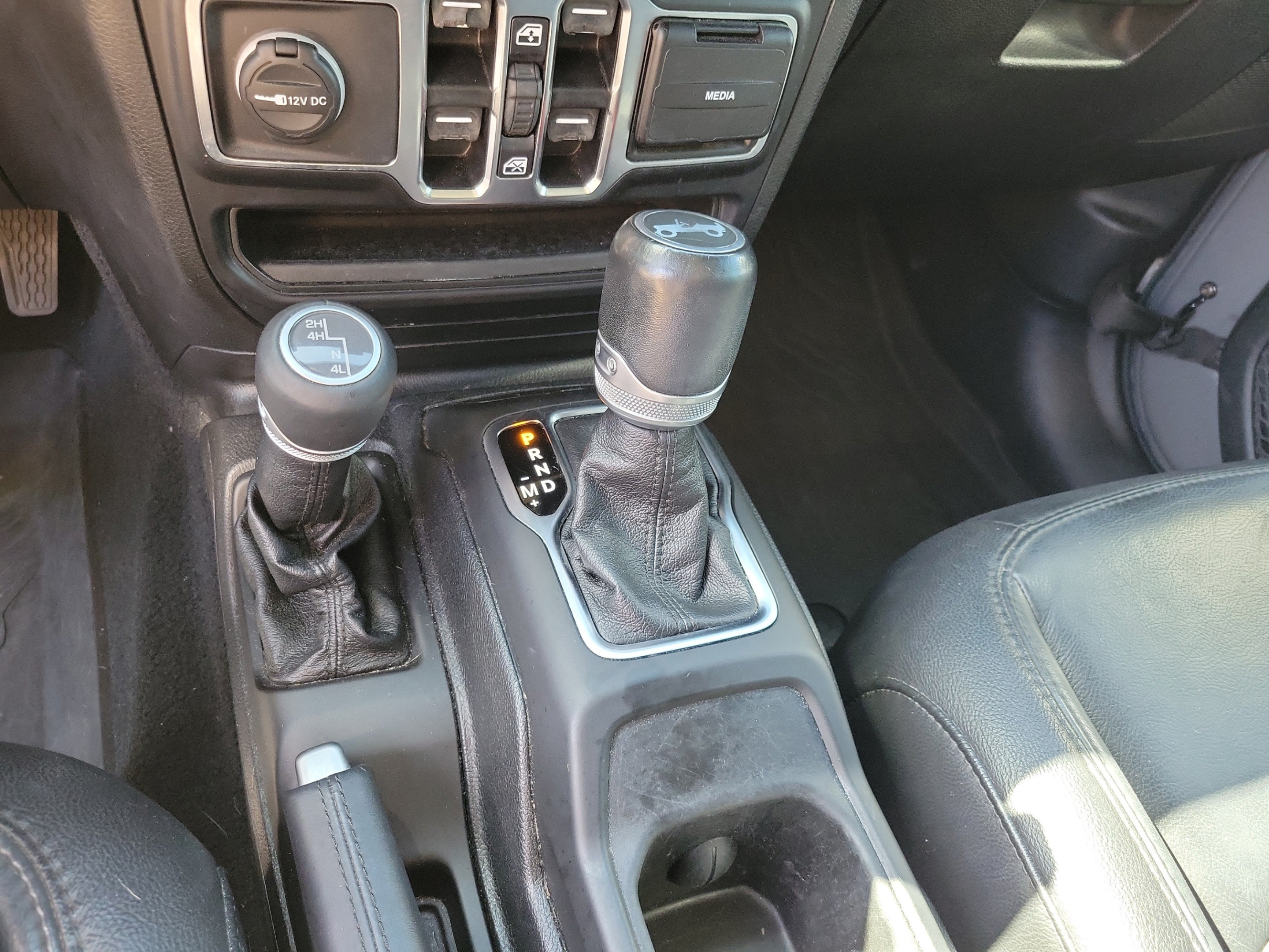Used 2020 Jeep Wrangler Unlimited Sahara AWD/4WD image 20