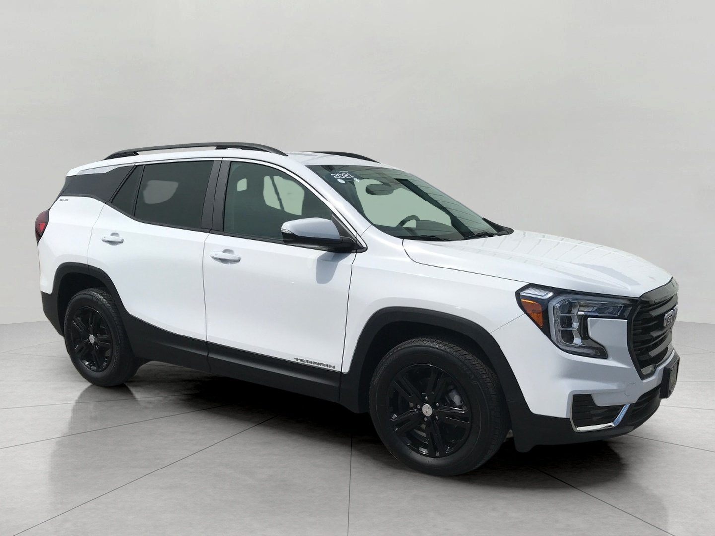 Certified 2024 GMC Terrain SLE w/ Driver Convenience Package AWD/4WD image 4