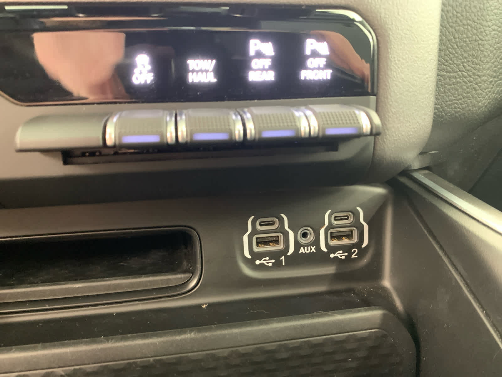 Used 2023 RAM 1500 Big Horn AWD/4WD image 38