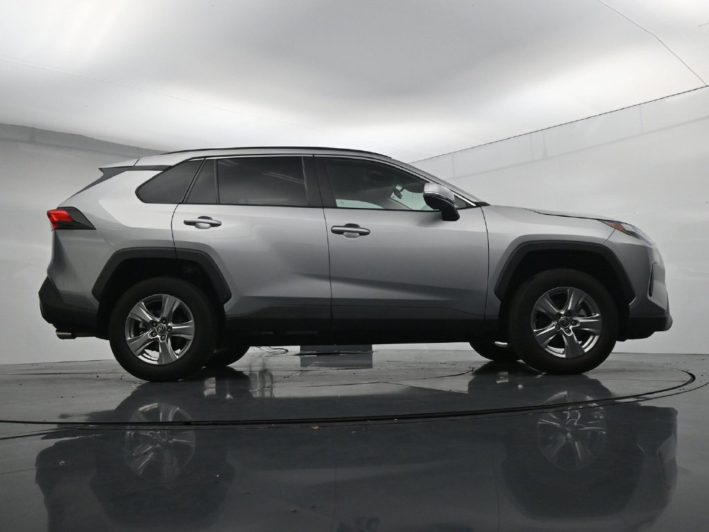 Used 2024 Toyota RAV4 XLE AWD/4WD image 38