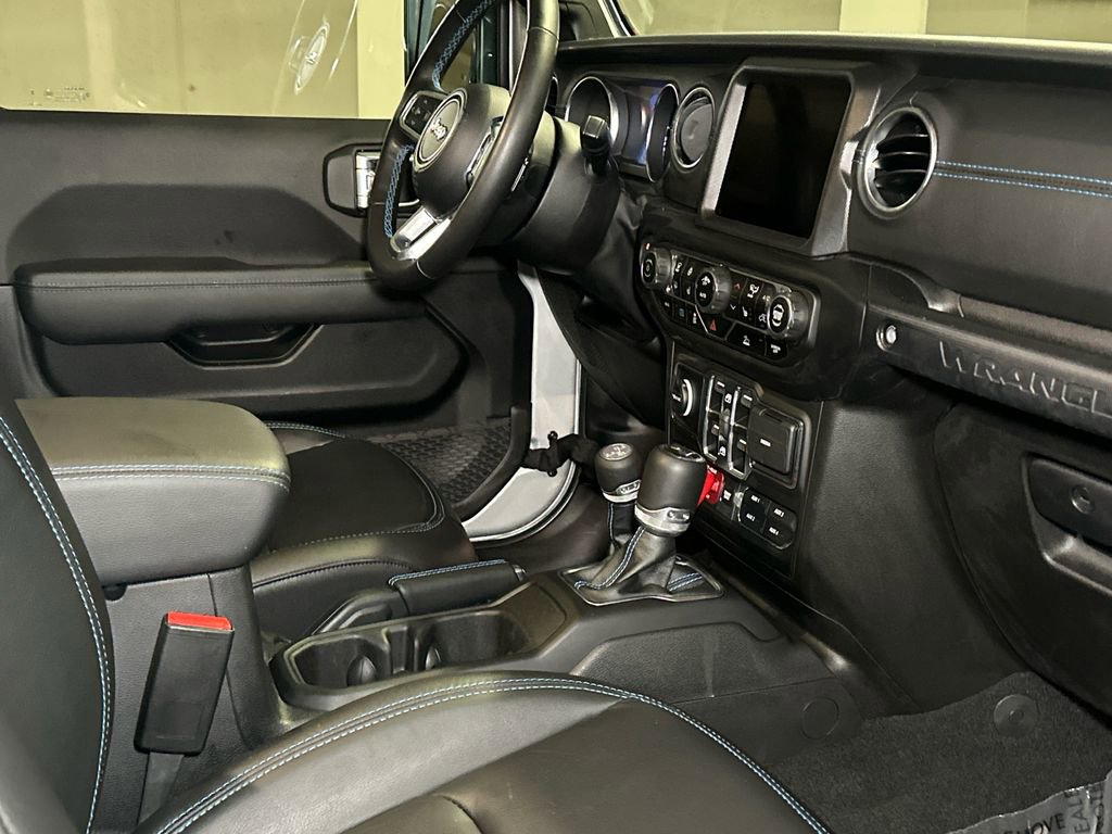 Used 2023 Jeep Wrangler Unlimited Rubicon 4xe w/ Steel Bumper Group AWD/4WD image 11