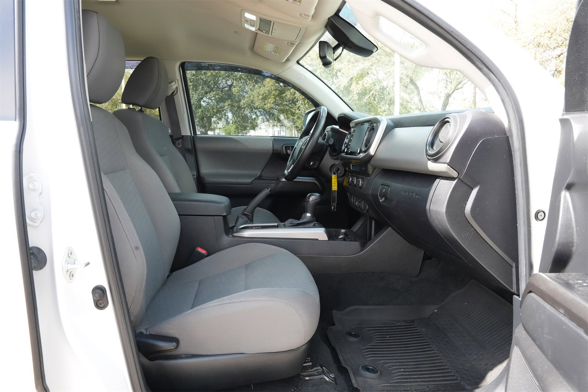 Used 2022 Toyota Tacoma SR5 w/ Technology Package image 26