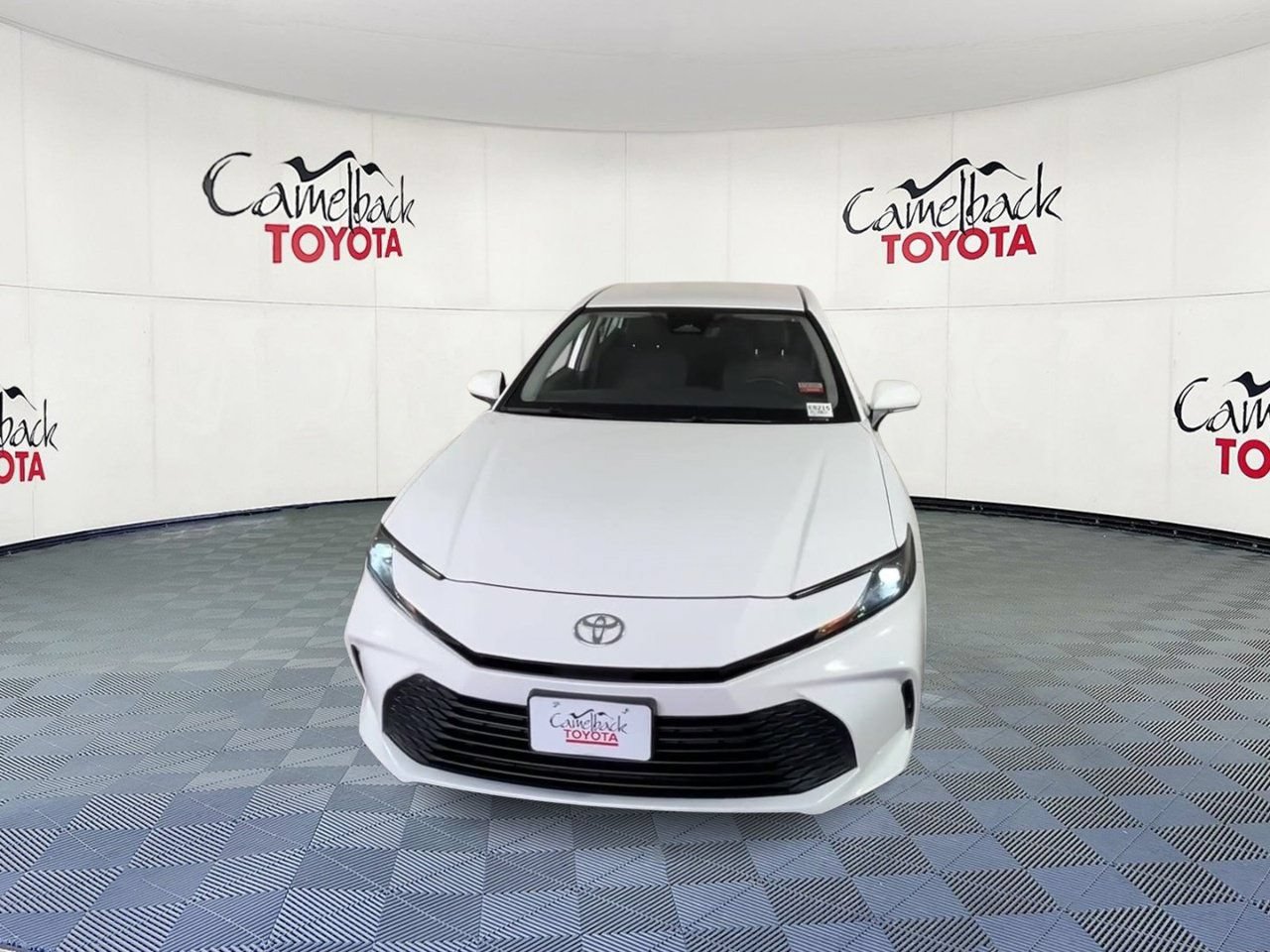 Used 2025 Toyota Camry LE w/ Convenience Package FWD image 6